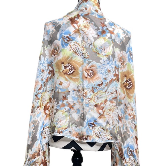 Vera Wang Bloomcore Floral Lightweight Scarf Shawl - Picture 4 of 10